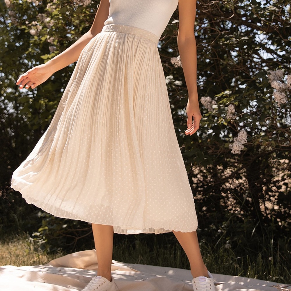 Lulu’s You're On My Mind Ivory Pleated Swiss Dot Midi Skirt